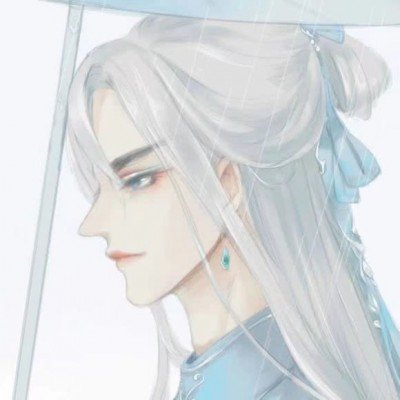 男生戴假发潜入女寝厕所笑出声被抓
